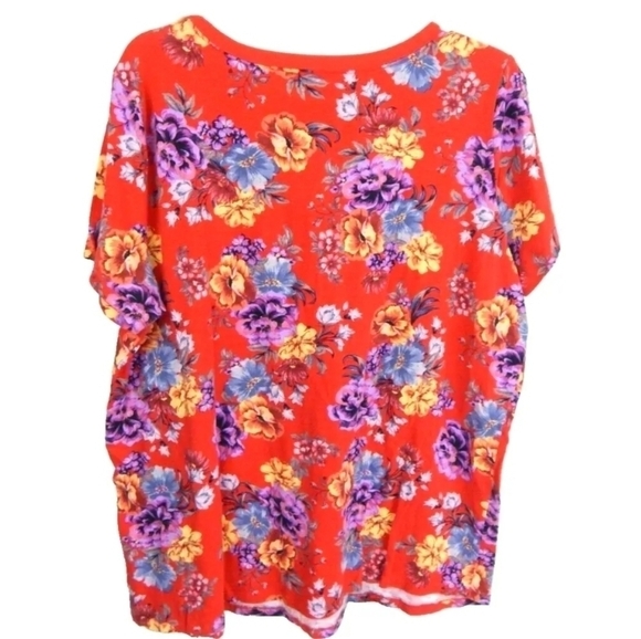 Torrid Red Floral Classic Fit Tee - Picture 2 of 3